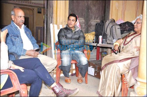 aamir wears blazer and ghagra in p k 3
