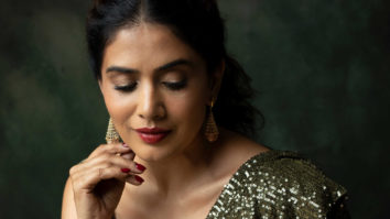 Celebrity wallpapers of Sonali Kulkarni