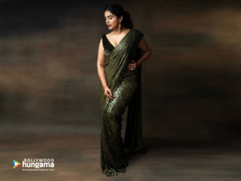 Celebrity wallpapers of Sonali Kulkarni