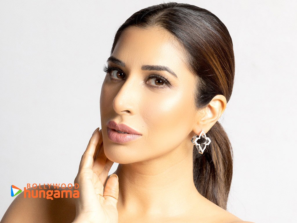 Sophie Choudry