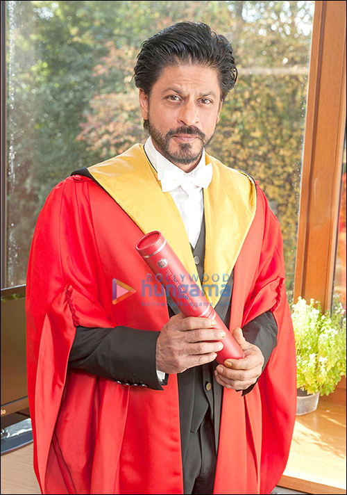 check out shah rukh khan receives honorary degree from university of edinburgh 2
