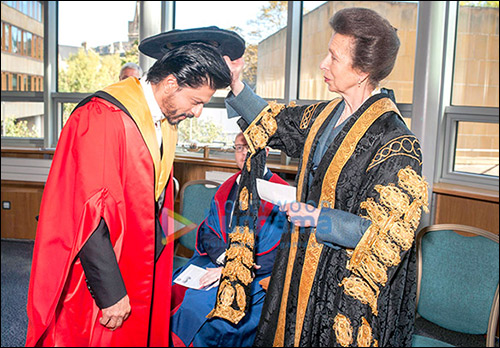 check out shah rukh khan receives honorary degree from university of edinburgh 6