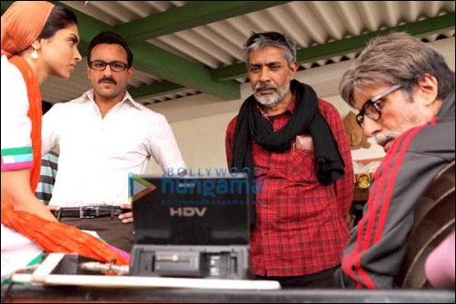 check out big b saif ali khan and deepika padukone on sets of aarakshan 3