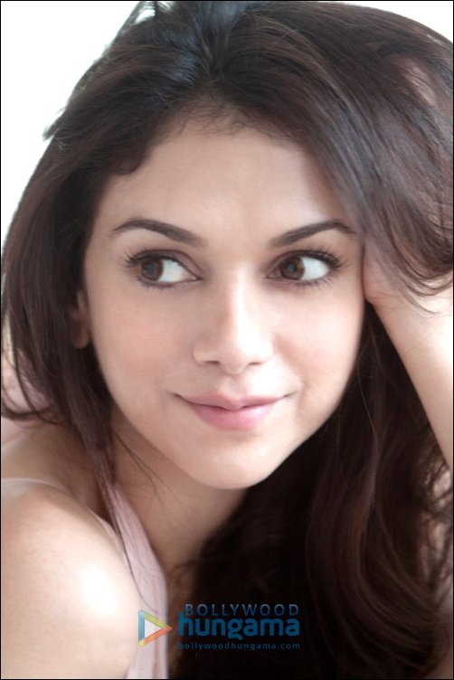 london paris new york is quirky and romantic aditi rao hydari 2 london paris new york is quirky and romantic aditi rao hydari 2