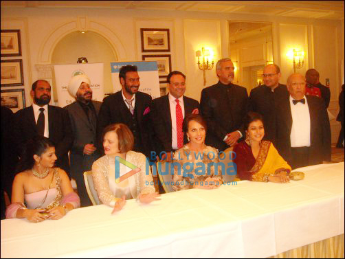 check out ajay kajol at the loomba foundation charity dinner 4