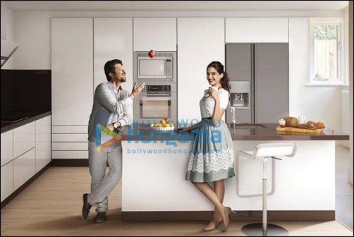 anil and sonam endorse emgee real estate 5
