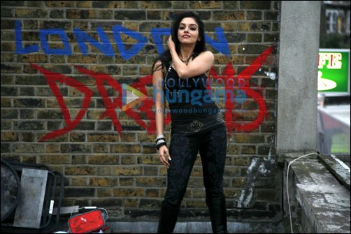 style check asins rocker girl look in london dreams 2
