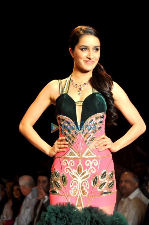 what bollywood stars did this week 566