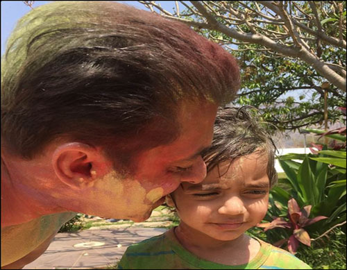 check out bollywood stars celebrate holi 5