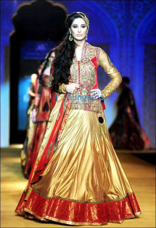 bollywood walks the ramp at aamby valley fashion week 3