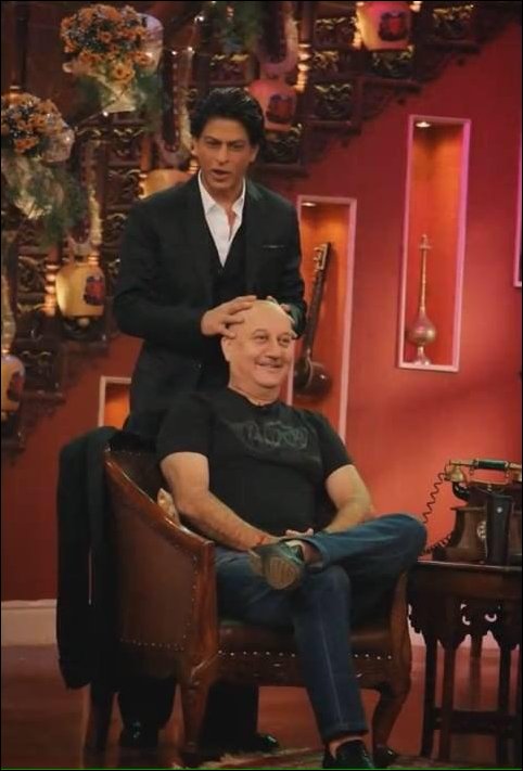 check out shah rukh khan and kajol on comedy nights with kapil 3