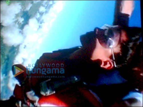check out deepika padukone jumps off a plane from 10000 ft 4