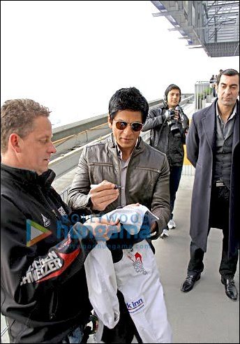 check out srk takes 300 feet plunge for don 2 7