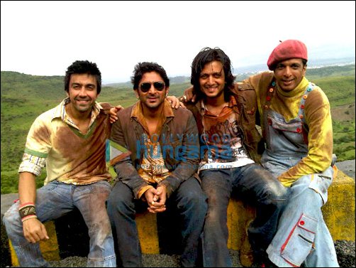 check out arshad riteish jaaved and ashish doing double dhamaal 3