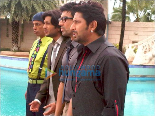 check out arshad riteish jaaved and ashish doing double dhamaal 4