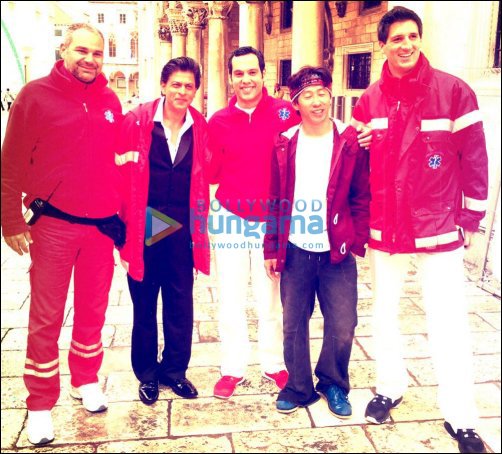 check out shah rukh khan with red riding hoods at croatia 2