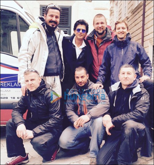 check out shah rukh khan with red riding hoods at croatia 4