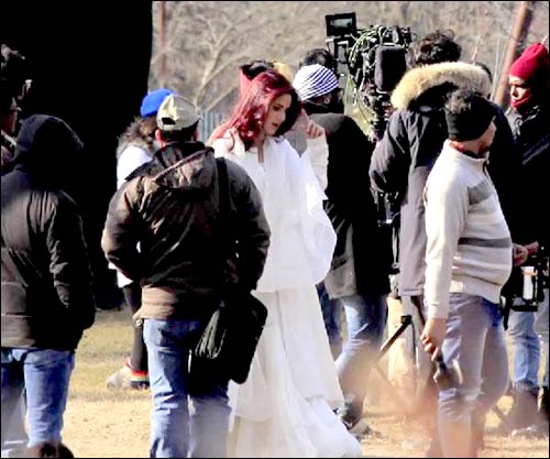check out katrina kaif and aditya roy kapur snapped during the shoot of fitoor 2 check out katrina kaif and aditya roy kapur snapped during the shoot of fitoor 2