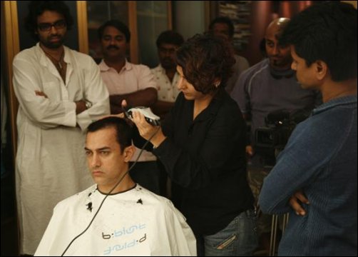 aamir khans haircut session to get the ghajini look 2