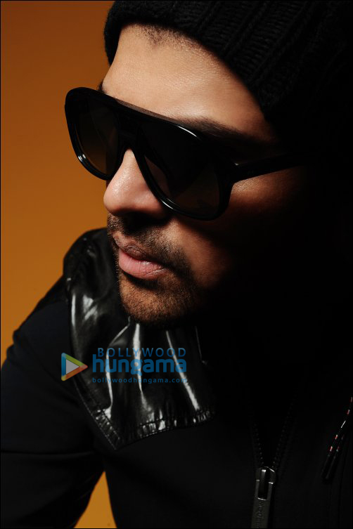 presenting himesh reshammiyas new look for his international album da edge 2 presenting himesh reshammiyas new look for his international album da edge 2
