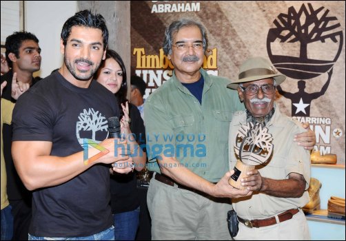 john abraham supports timberlands csr initiative in india 5