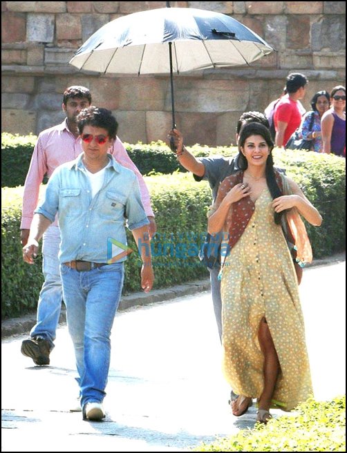 check out salman and jacqueline on the sets of kick 5