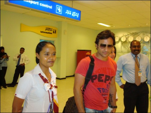 exclusive pics saif and kareena go for a holiday to maldives 4
