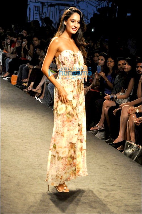 check out b town showstoppers at myntra fashion weekend 4