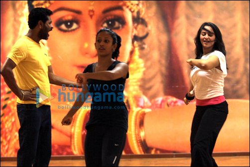sonakshi rehearses for her item song in oh my god 3