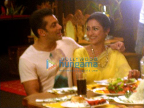 check out salman khan and asin on sets of ready 4