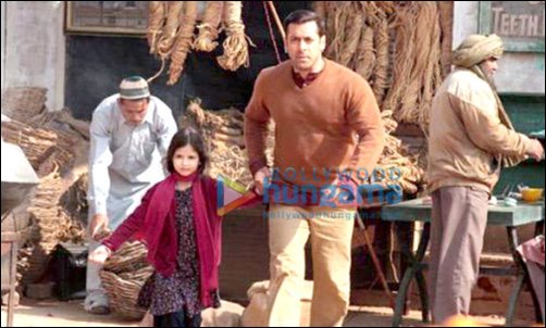 check out salman khan and harshaali malhotras adorable bond in bajrangi bhaijaan 2