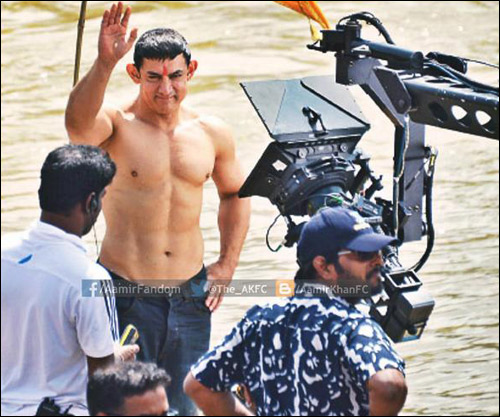 spotted aamir khans beefed up look for pk 2