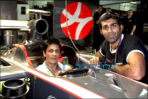 srk and minissha at sepang f1 circuit 3