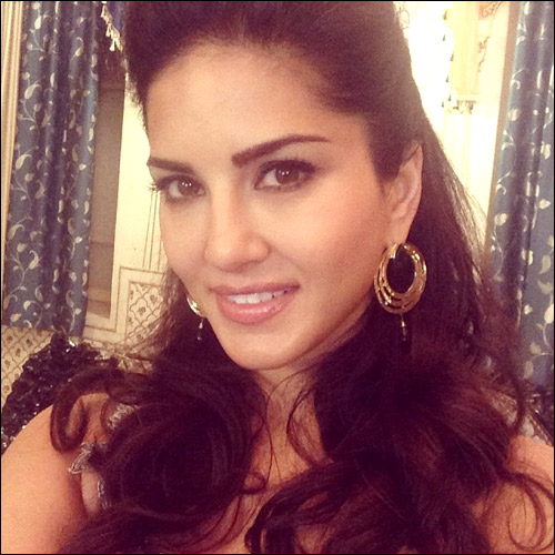 check out sunny leone on the sets of leela in rajasthan 2