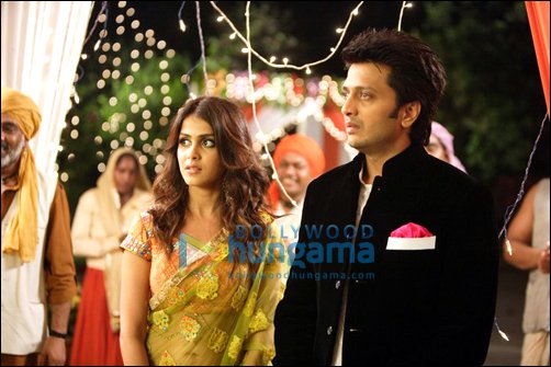 check out riteish and genelia on the sets of tere naal love ho gaya 5
