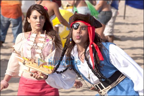 tusshar kapoor mixes johnny depp with jeetendra for hum tum shabana 3