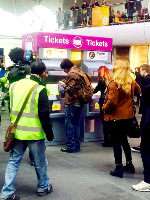 check out shah rukh khan shooting in london for fan 3