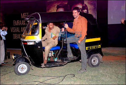 Check Out: Emraan’s rickshaw ride