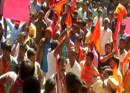 VHP activists disrupt Raees shoot in Bhuj