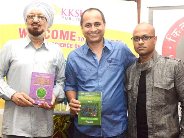 vipul shah launches ss khaambas book talking numbers 2012 2