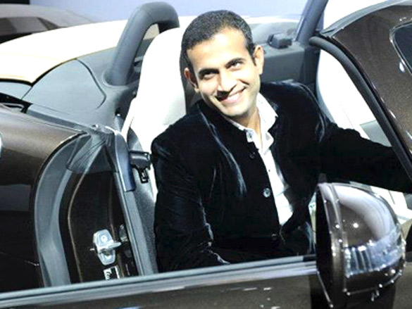 farhan chetan bhagat irfan pathan and masaba gupta at the auto expo 2012 8