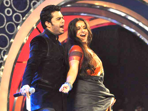 bollywood rocks at umang police show 2012 2