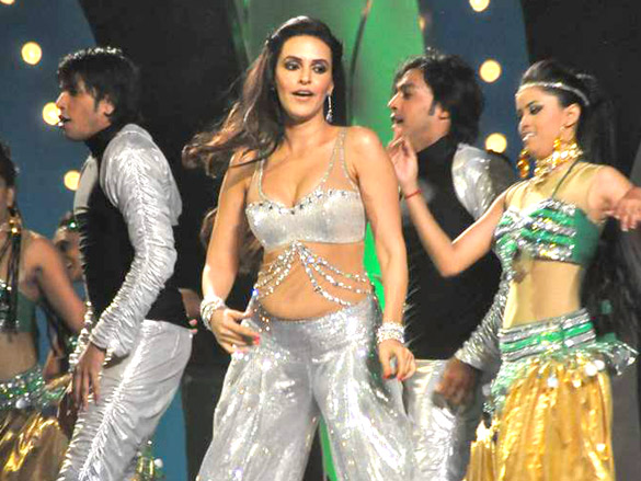 bollywood rocks at umang police show 2012 3