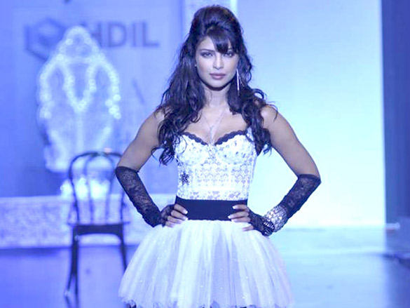 salmans being human show at hdil india couture week 2010 13
