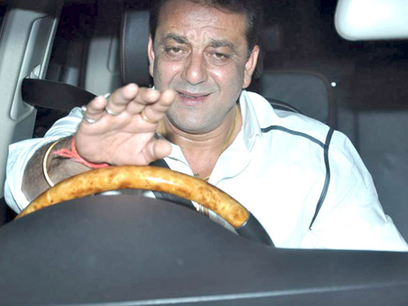 sanjay dutt returns from dubai on occasion of the birth of his twins 9
