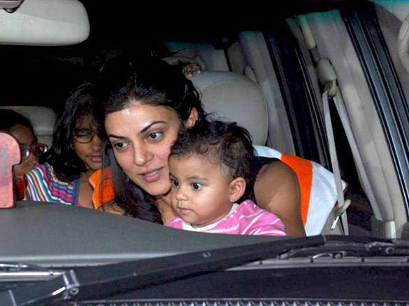 sushmita sen leaves with her kids after the vero moda show 4
