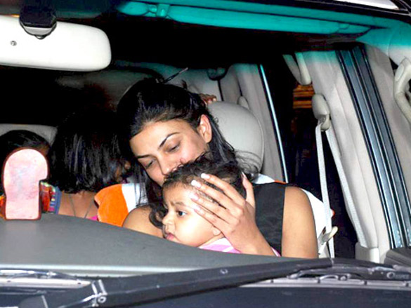 sushmita sen leaves with her kids after the vero moda show 5