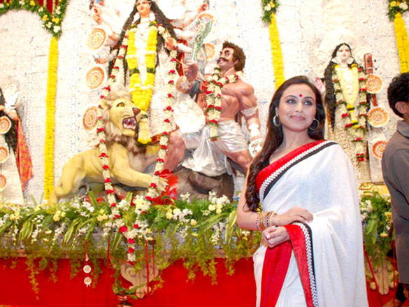 rani mukherjee ayan mukerji at durga pooja 11