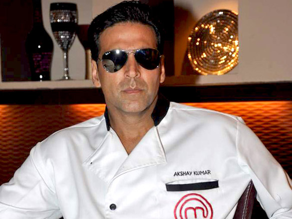 akshay kumar on the set of amul master chef india 6