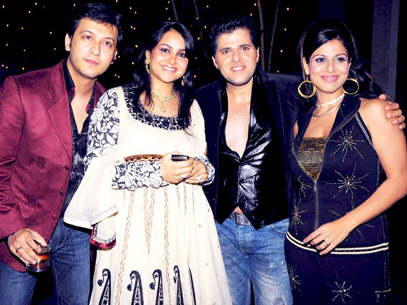 amrita rao minisha lamba at designer ad singhs sangeet 7
